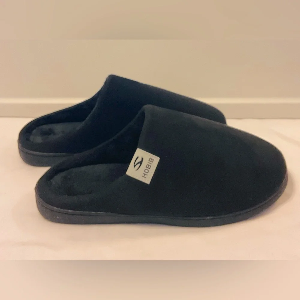 Black velour slippers L